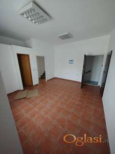 Lokal za više namena 50 m2 - izuzetna lokacija u Zemunu